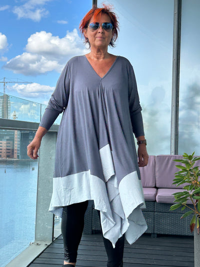 Tunic in grey/light with the best width.