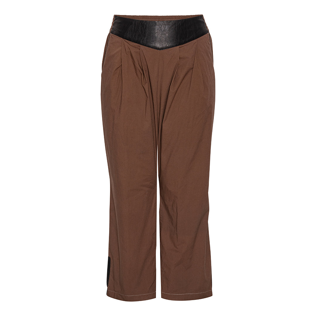 2 pcs in stock.. NEW price Trousers in a relaxed style, good fit, sit nicely in the waist and have wide legs.