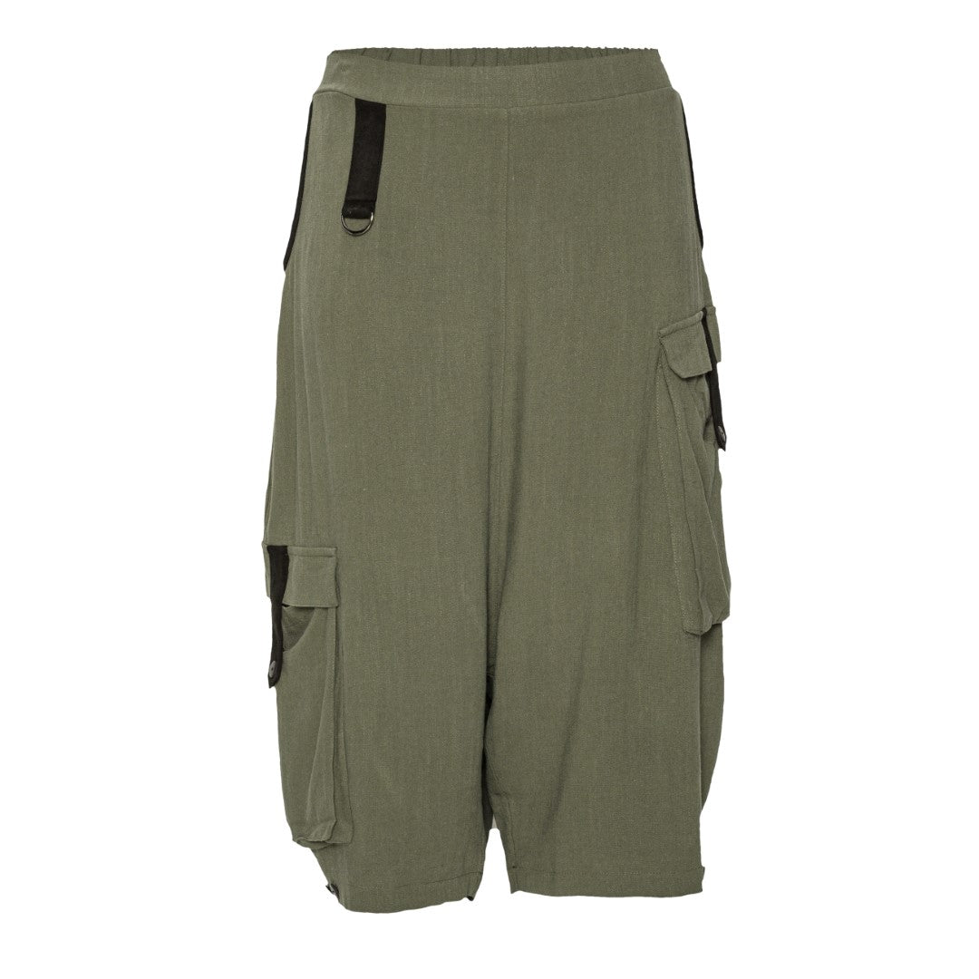 Army colored and black trouser skirt - SMUF - style it together with your boots.