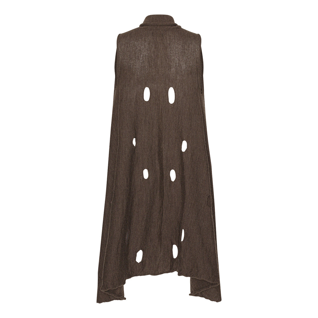 Knitted, washed wool vest in a delicious quality.